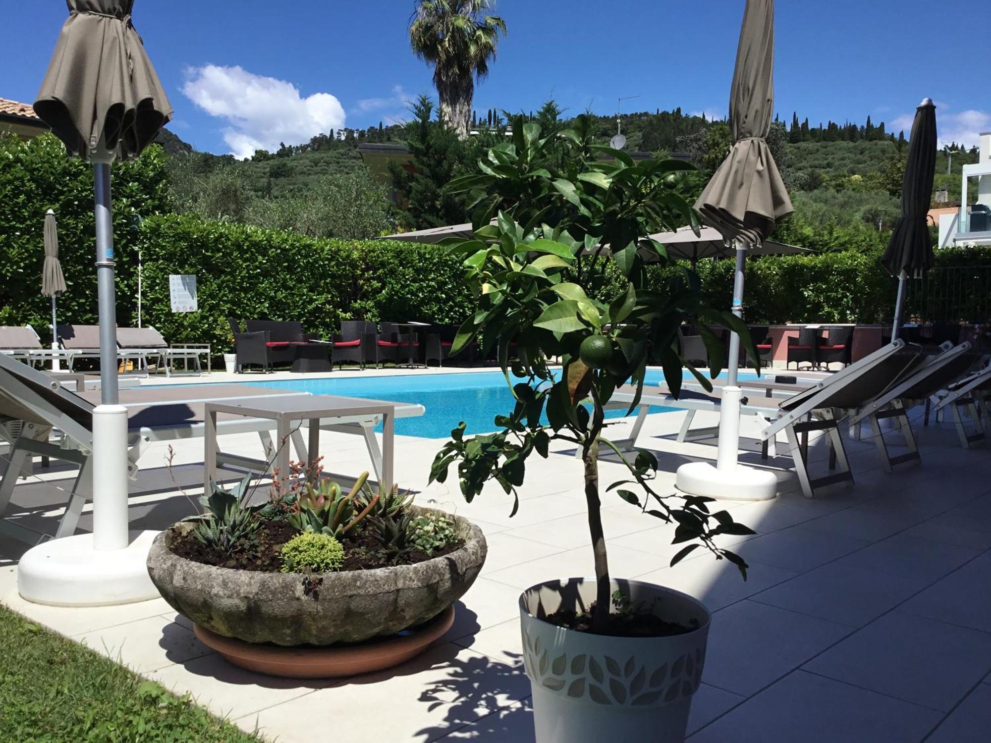 Hotel Villa Ca' Nova ***S การ์ดา ภายนอก รูปภาพ