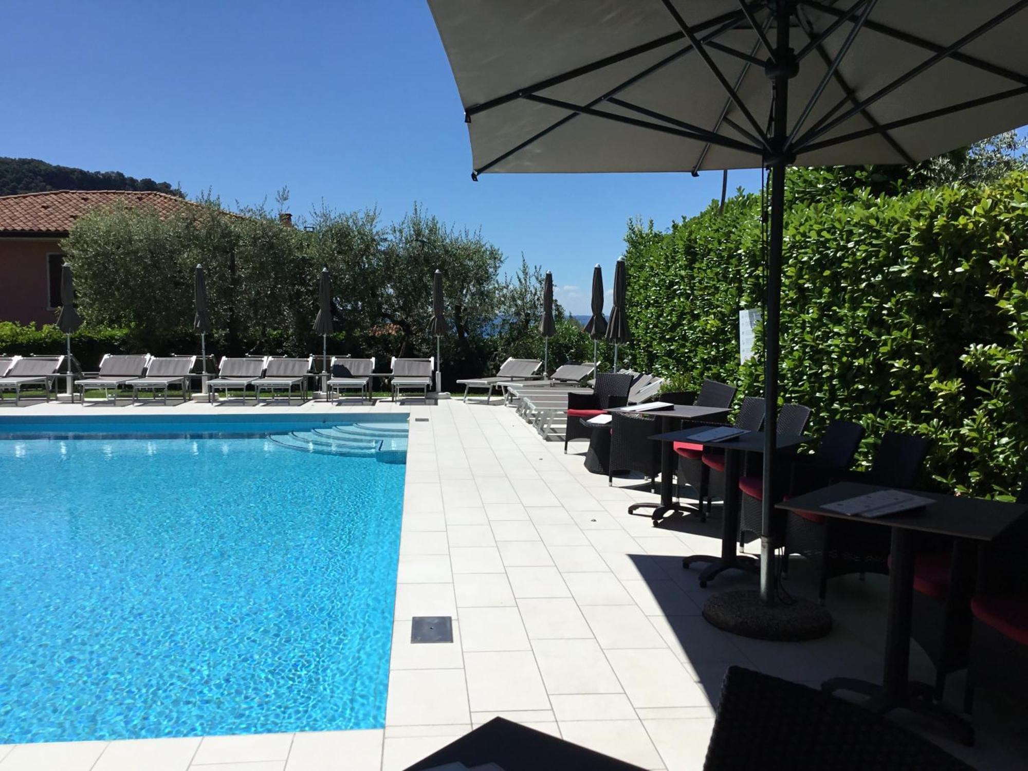 Hotel Villa Ca' Nova ***S การ์ดา ภายนอก รูปภาพ
