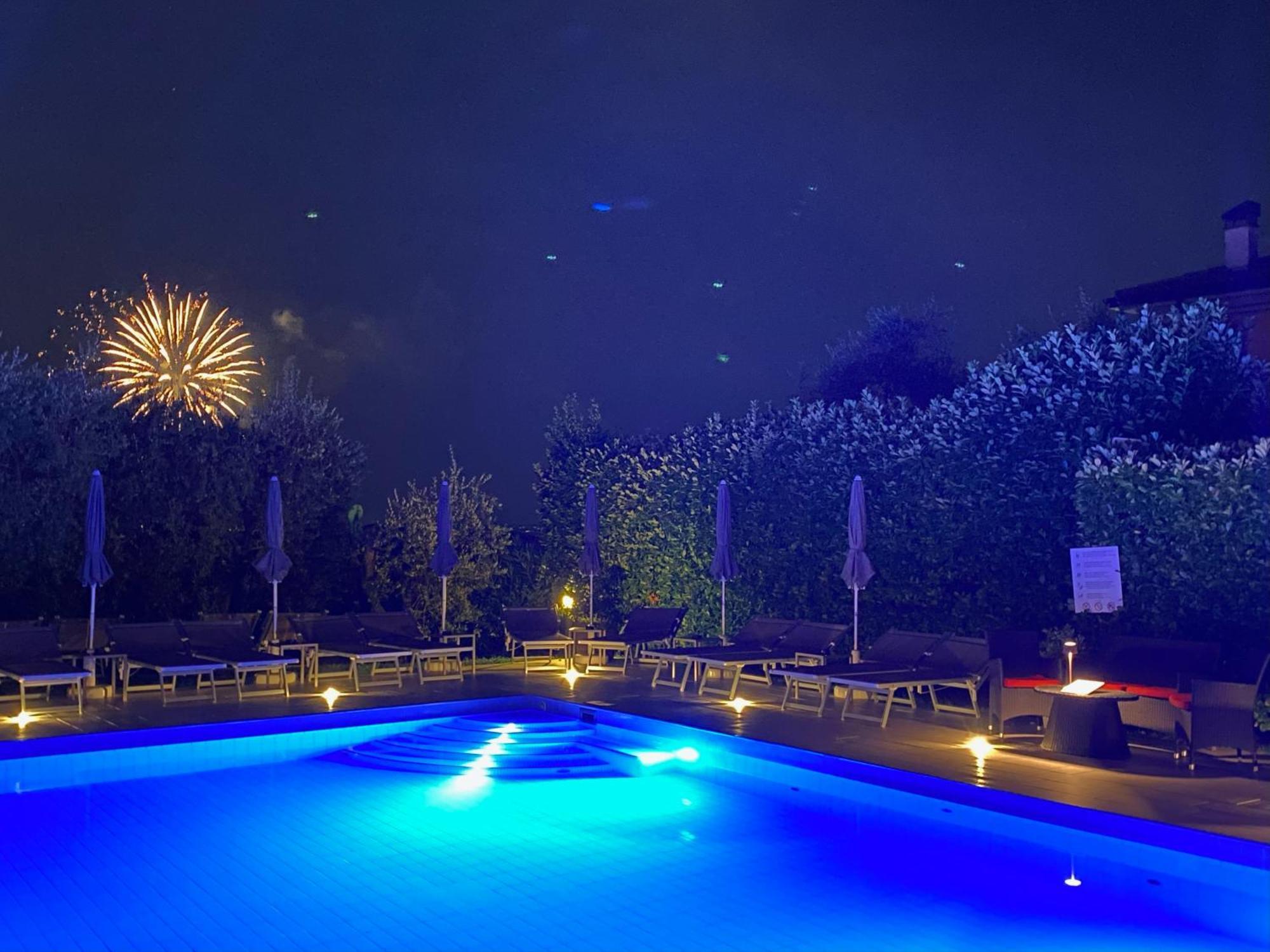 Hotel Villa Ca' Nova ***S การ์ดา ภายนอก รูปภาพ
